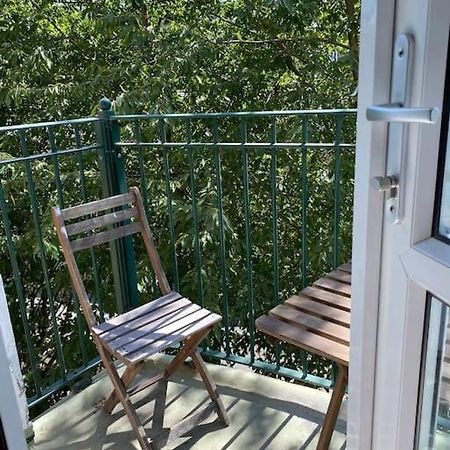 Lovely 2 Bedroom Flat In Greater London Exterior foto